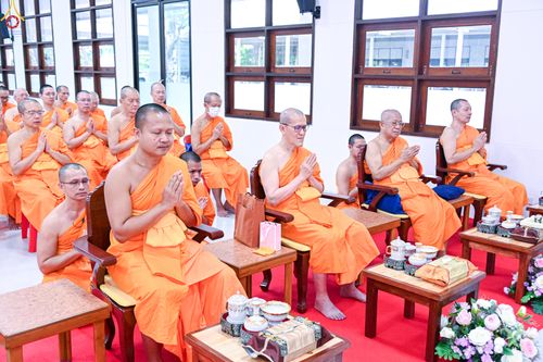 ภาพ No.342967:วันอาทิตย์ที่ 9 สิงหาคม พ.ศ.2569 พิธีมอบพัด ตั้งฐานานุกรม พระราชภาวนาวชิรวิเทศ วิ. ณ ห้องอาคารปลูกศรัทธา 2 วัดพระธรรมกาย