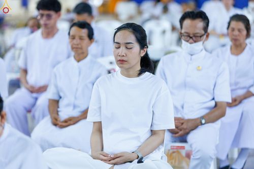 ภาพ No.331206:วันวิสาขบูชา อาทิตย์ที่ 31 พฤษภาคม พ.ศ.2569 พิธีปฏิบัติธรรม ณ ห้องแก้วสารพัดนึก 1  วัดพระธรรมกาย จังหวัดปทุมธานี