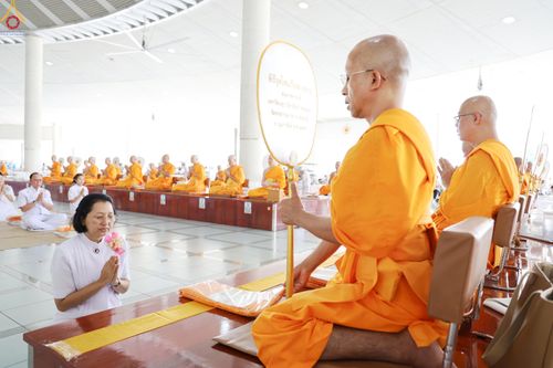 ภาพ No.317588:วันพฤหัสบดีที่ 2 เมษายน พ.ศ.2569 พิธีบุพเปตพลี ครั้งที่ 180 ณ หอฉันคุณยายอาจารย์ฯ วัดพระธรรมกาย