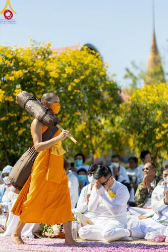 ภาพ No.106136:พิธีต้อนรับพระธรรมยาตรา ชุด 2 ในโครงการธรรมยาตรากตัญญูบูชา มหาปูชนียาจารย์  พระมงคลเทพมุนี(สด จนฺทสโร) พระผู้ปราบมาร  อนุสรณ์สถาน 7 แห่ง ปีที่ 12  วันที่ 3 มกราคม พ.ศ. 2567  ณ อนุสรณ์สถานโลตัสแลนด์ จ.สุพรรณบุรี