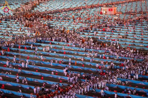 ภาพ No.324508:วันที่ 22 เมษายน พ.ศ.2569 (วันคุ้มครองโลก) บรรยากาศพระสังฆาธิการและสาธุชน การเดินทางกลับ งานถวายมหาสังฆทาน 40,000 กว่าวัดทั่วประเทศ วัดพระธรรมกาย