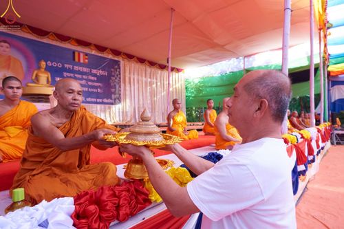 ภาพ No.65733:พิธีถวายพระบรมสารีริกธาตุ เพื่อประดิษฐาน ณ พระพุทธรูปปางไสยยาสน์ ที่ยาวที่สุดในบังกลาเทศ  วันที่ 22 พฤศจิกายน พ.ศ. 2565