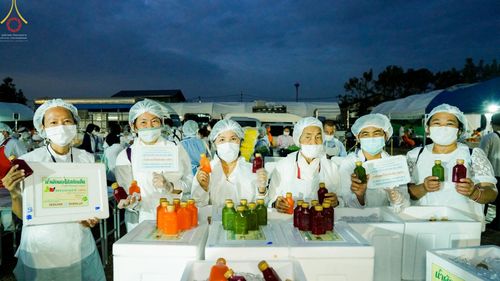 ภาพ No.70378:พิธีถวายภัตตาหารเป็นสังฆทาน แด่คณะพระธรรมยาตราฯ ในโครงการธรรมยาตราฯ ปีที่ 11 ณ อนุสรณ์สถานคลองบางนางแท่น อ.สามพราน จ.นครปฐม วันที่ 12 มกราคม พ.ศ. 2566