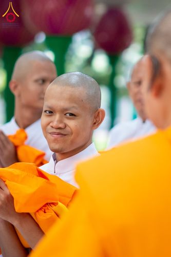 ภาพ No.321368:วันเสาร์ที่ 11 เมษายน พ.ศ.2569 พิธีขอบรรพชา พิธีขอสรณคมณ์และศีล, พิธีถวายบาตร พิธีอุปสมบท โครงการอุปสมบทหมู่ บูชาธรรมหลวงพ่อธัมมชโย พ.ศ.2569 โครงการอุปสมบทหมู่ธรรมทายาท ระดับอุดมศึกษา รุ่น 53 (ภาคฤดูร้อน) ณ วัดพระธรรมกาย ปทุมธานี