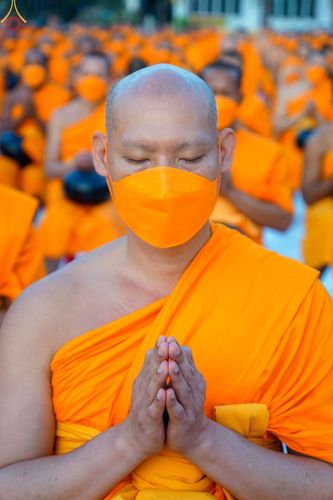 ภาพ No.71994:พิธีตักบาตรพระธรรมยาตราฯ ในโครงการธรรมยาตรากตัญญูบูชา มหาปูชนียาจารย์ พระมงคลเทพมุนี(สด จนฺทสโร) พระผู้ปราบมาร ปีที่ 11 ณ อนุสรณ์สถานลำดับที่ 3 สถานที่เกิดใหม่ในเพศสมณะ วัดสองพี่น้อง อ.สองพี่น้อง จ.สุพรรณบุรี วันที่ 18 มกราคม พ.ศ. 2566