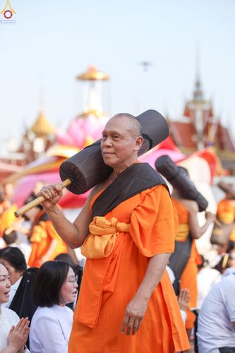ภาพ No.295220:วันที่ 16 มกราคม พ.ศ. 2569 พิธีต้อนรับพระธรรมยาตรา อนุสรณ์สถานลำดับที่ 4 (ภาพชุดที่ 2) สถานที่เกิดด้วยกายธรรม ณ วัดโบสถ์บน ต.บางคูเวียง จ.นนทบุรี ในโครงการธรรมยาตรา กตัญญูบูชา มหาปูชนียาจารย์ พระมงคลเทพมุนี(สด จนฺทสโร) พระผู้ปราบมาร อนุสรณ์สถาน 7 แห่ง ปี