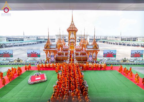 ภาพ No.316654:วันอาทิตย์ที่ 29 มีนาคม พ.ศ. 2569 พิธีทอดผ้าบังสุกุลและพิธีชำระร่าง โยมพ่อณรงค์ จินตมากุล  สิริอายุ 99 ปี 11 เดือน โยมบิดา พระครูปลัดรัตนวีรวัฒน์ (รังสฤษดิ์ อิทฺธิจินตโก) ที่ปรึกษาเจ้าคณะจังหวัดปทุมธานี เจ้าอาวาสวัดพระธรรมกาย  ณ ฌาปนสถานชั่วคราว ทางเข้า 