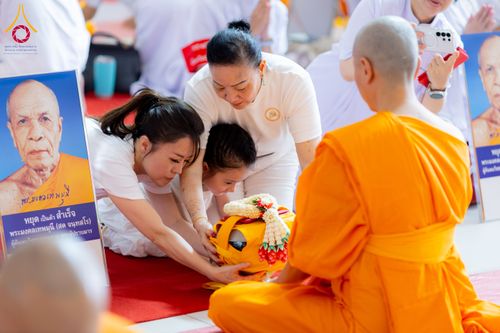 ภาพ No.286652:วันเสาร์ที่ 12 กรกฏาคม พ.ศ.2568 พิธีบรรพชาอุปสมบท  โครงการบรรพชาอุปสมบทหมู่ ธรรมทายาทนานาชาติ(ภาคภาษาจีน), โครงการบรรพชาสามเณร โรงเรียนนานาชาติ รุ่นที 14