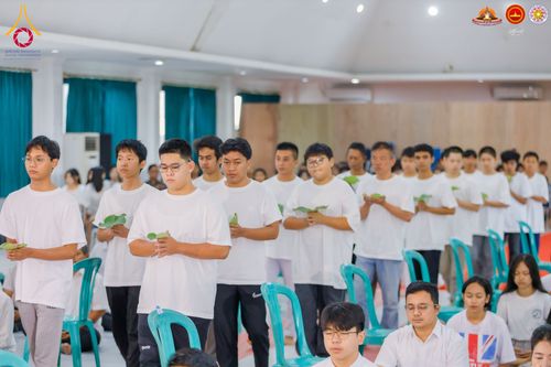 ภาพ No.284436:วันพุธที่ 17  ธันวาคม พ.ศ.2568  พิธีปลงผมนาคธรรมทายาท  โครงการบรรพชาสามเณรและบวชอุบาสิกาแก้ว  ณ วิทยาลัยศรีวิจายา (Sekolah Tinggi Agama Buddha Negeri Sriwijaya) เมืองตังเกอรัง จังหวัดบันเตน ประเทศอินโดนีเซีย