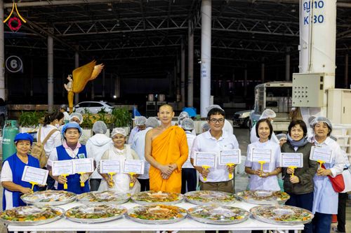 ภาพ No.302988:วันที่ 26 มกราคม พ.ศ. 2569 พิธีถวายภัตตาหารเป็นสังฆทาน แด่พระธรรมยาตรา ณ วัดพระธรรมกาย  จังหวัดปทุมธานี ในโครงการธรรมยาตรา กตัญญูบูชา มหาปูชนียาจารย์ พระมงคลเทพมุนี(สด จนฺทสโร) พระผู้ปราบมาร อนุสรณ์สถาน 7 แห่ง ปีที่ 14