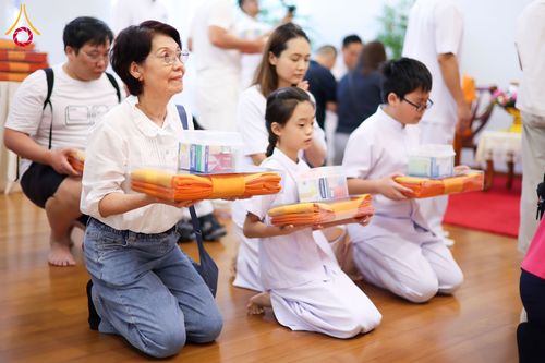 ภาพ No.332029:วันอาทิตย์ที่ 31 พฤษภาคม พ.ศ. 2569 วัดพระธรรมกายสิงคโปร์จุดประทีปแห่งศรัทธา ฉลองวิสาขบูชา ปี 2569 ยิ่งใหญ่ Dhammakaya Centre Singapore Illuminates the Lights of Faith in a Grand Vesak Day 2026 Celebration