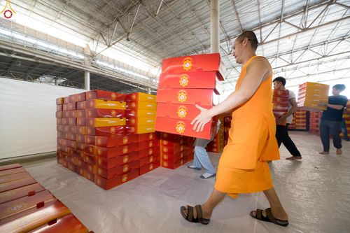 ภาพ No.320535:วันที่ 10 เมษายน พ.ศ.2569 การเตรียมกล่องไทยธรรม เพื่องานถวายมหาสังฆทาน 40,000 กว่าวัดทั่วประเทศ วันคุ้มครองโลก 22 เมษายน พ.ศ.2569 วัดพระธรรมกาย