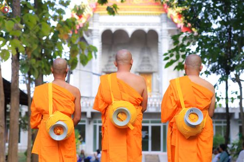 ภาพ No.280475:วันที่ 4 ธันวาคม พ.ศ. 2568 พิธีอุปสมบทหมู่ ในโครงการบวชบูชาธรรมมหาปูชนียาจารย์ 4 วัด ในจังหวัดบุรีรัมย์