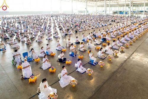 พิธีถวายหนังสือธรรมะ บาลี นักธรรม ทางก้าวหน้า วันเสาร์ที่ 27 พฤษภาคม พ.ศ. 2566 ณ บ้านแก้วเรือนทองคุณยายอาจารย์ฯ สภาธรรมกายสากล