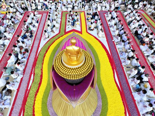 ภาพ No.295028:วันที่ 14 มกราคม พ.ศ. 2569 พิธีต้อนรับพระธรรมยาตรา อนุสรณ์สถานลำดับที่ 4  สถานที่เกิดด้วยกายธรรม ณ วัดโบสถ์บน ต.บางคูเวียง จ.นนทบุรี ในโครงการธรรมยาตรา กตัญญูบูชา มหาปูชนียาจารย์ พระมงคลเทพมุนี(สด จนฺทสโร) พระผู้ปราบมาร อนุสรณ์สถาน 7 แห่ง ปีที่ 14