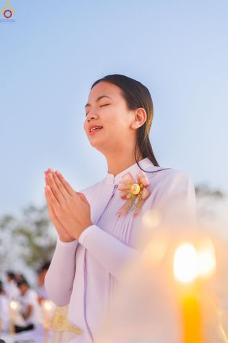 ภาพ No.294078:วันที่ 13 มกราคม พ.ศ. 2569 พิธีจุดประทีปถวายเป็นพุทธบูชา และบูชาธรรมมหาปูชนียาจารย์  (ภาพชุดที่ 2) ณ วัดสองพี่น้อง ต.ต้นตาล อ.สองพี่น้อง จ.สุพรรณบุรี ในโครงการธรรมยาตรา กตัญญูบูชา มหาปูชนียาจารย์ พระมงคลเทพมุนี(สด จนฺทสโร) พระผู้ปราบมาร อนุสรณ์สถาน 7 แห่