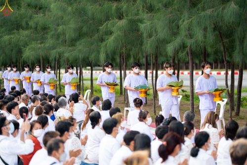 ภาพ No.82532:พิธีตัดปอยผมและปลงผมนาคธรรมทายาท ในโครงการอุปสมบทหมู่ธรรมทายาทพุทธศาสตร์สากล รุ่นที่ 7 (ภาคฤดูฝน) วันอาทิตย์ที่ 11 มิถุนายน พ.ศ. 2566 ณ  วัดพระธรรมกาย