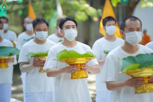 ภาพ No.83210:พิธีตัดปอยผมและปลงผม ในโครงการบรรพชาอุปสมบทหมู่ ธรรมทายาทนานาชาติ (ภาคภาษาจีน) รุ่นที่ 18 ณ วัดพระธรรมกาย วันเสาร์ที่ 8 กรกฎาคม พ.ศ.2566