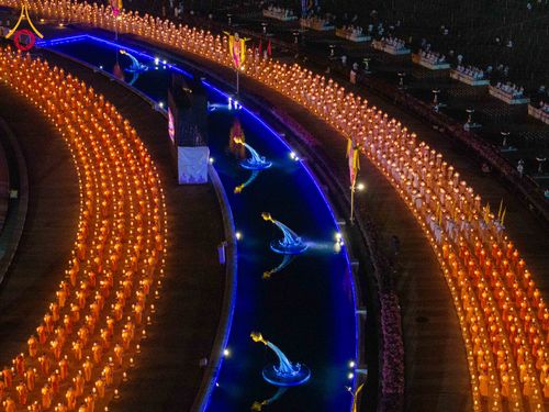 ภาพ No.312315:วันอังคารที่ 3 มีนาคม พ.ศ.2569 พิธีเวียนประทักษิณและจุดมาฆประทีป (ภาพชุดที่ 2) ณ ลานธรรมพระมหาธรรมกายเจดีย์ วัดพระธรรมกาย