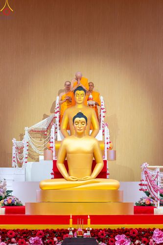 ภาพ No.84746:พิธีบรรจุพระบรมสารีริกธาตุภายในเกตุดอกบัวตูม องค์พระประธาน ณ ห้องแก้วสารพัดนึก 2 วัดพระธรรมกาย ในวันอาสาฬหบูชา อังคารที่ 1 สิงหาคม พ.ศ.2566