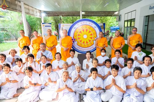 ภาพ No.78177:พิธีเจริญพระพุทธมนต์ สมโภชดวงแก้ว  " ดวงตะวันแห่งเกาหลี "  ดวงแก้ว "บริกรรมนิมิต" เพื่อการเข้าถึงธรรม  วันเสาร์ที่ 18 มีนาคม พ.ศ.2566  ณ อาคารปลูกศรัทธา วัดพระธรรมกาย