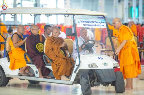 ภาพ No.59782:V.39 ทุ่มสุดใจ ธรรมชัย 80 ปี การเตรียมงาน การปฏิบัติงาน ของเจ้าหน้าที่หน่วยงานต่างๆ เพื่อพิธีฉลองอายุวัฒนมงคล 80 ปี หลวงพ่อธัมมชโย และรับถวายมหาสังฆทาน 10,000 กว่าวัดทั่วประเทศ ในวันคุ้มครองโลก จันทร์ที่ 22 เมษายน พ.ศ. 2567