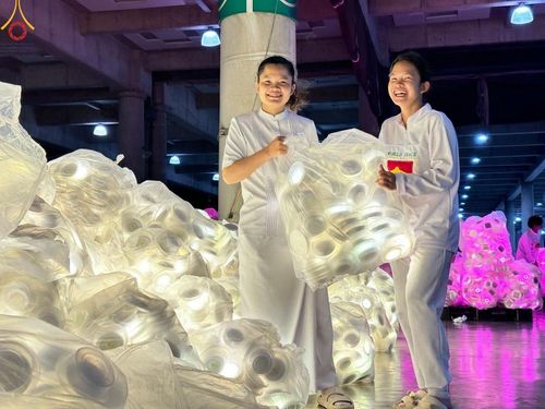 ภาพ No.150725:V.44 เพื่อพ่อ ภาพเตรียมงาน ปฎิบัติงาน ของเจ้าหน้าที่ อาสาสมัคร ทุกสถานะ เพื่อความสำเร็จ ในงานวันธรรมชัย วันอังคารที่ 27 สิงหาคม พ.ศ. 2567