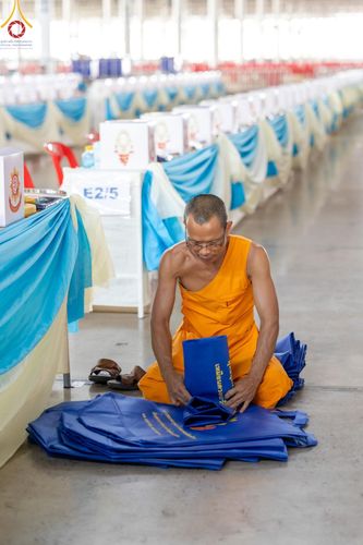 ภาพ No.60665:V.38 ทุ่มพลังเพื่อพ่อครบ 80 ปี ภาพการเตรียมงานของหน่วยงานต่างๆ เพื่อพิธีฉลองอายุวัฒนมงคล 80 ปี หลวงพ่อธัมมชโย และรับถวายมหาสังฆทาน 10,000 กว่าวัดทั่วประเทศ ในวันคุ้มครองโลก วันจันทร์ที่ 22 เมษายน พ.ศ. 2567