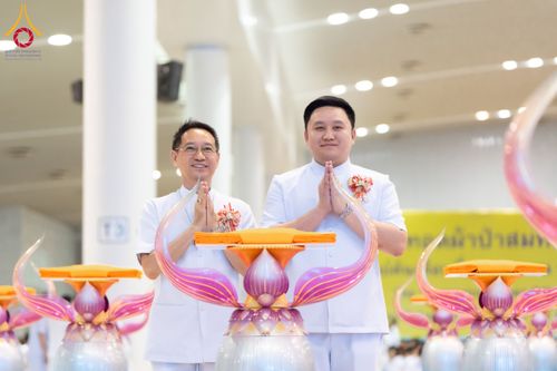 ภาพ No.134446:พิธีทอดผ้าป่าสมทบ มหาสังฆทาน 10,000 วัด ทั่วไทย วันอาทิตย์ต้นเดือนที่ 7 เมษายน พ.ศ.2567 ณ ห้องแก้วสารพัดนึก 1 สภาธรรมกายสากล  วัดพระธรรมกาย จ.ปทุมธานี