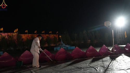 ภาพ No.119530:V.18 ทันทีม การเตรียมงาน เก็บงาน การรับบุญของเจ้าหน้าที่หน่วยงานต่างๆ เพื่อโครงการธรรมยาตรา กตัญญูบูชามหาปูชนียาจารย์ พระมงคลเทพมุนี (สด จนฺทสโร) พระผู้ปราบมาร อนุสรณ์สถาน 7 แห่ง ปีที่ 12 ระหว่างวันที่ 2 - 31 มกราคม พ.ศ.2567