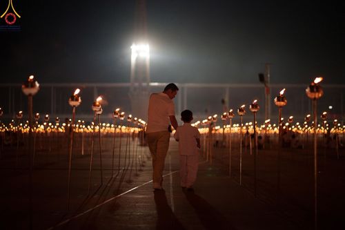 ภาพ No.125158:พิธีเวียนประทักษิณและจุดมาฆประทีป (ชุดที่ 2) ในวันมาฆบูชา เสาร์ที่ 24 กุมภาพันธ์ พ.ศ. 2567 ณ พระมหาธรรมกายเจดีย์ วัดพระธรรมกาย