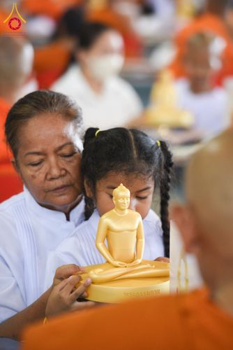 ภาพ No.60087:พิธีเจริญพระพุทธมนต์ "ฉลองอายุวัฒนมงคล 80 ปี หลวงพ่อธัมมชโย" พิธีถวายไทยธรรม คณะสงฆ์ 10,000 กว่าวัดทั่วประเทศ ในวันคุ้มครองโลก วันจันทร์ที่ 22 เมษายน พ.ศ. 2567 ณ สภาธรรมกายสากล วัดพระธรรมกาย จ.ปทุมธานี