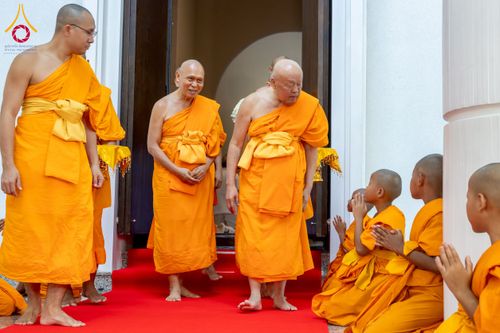 ภาพ No.223883:วันอาทิตย์ที่ 11 พฤษภาคม พ.ศ. 2568 พิธีอุปสมบทสามเณรเปรียญธรรมอุปสมบทอุทิศชีวิต 9 รูป อุบาสก 1 ท่าน ณ อุโบสถพระไตรปิฏกวัดพระธรรมกาย