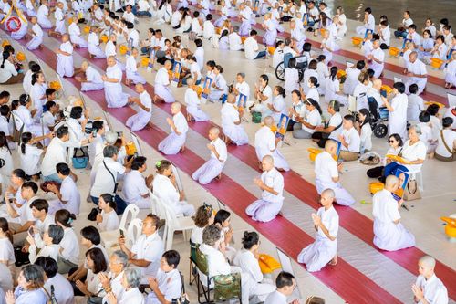 ภาพ No.215094:วันเสาร์ที่ 5 เมษายน พ.ศ. 2568 พิธีเวียนประทักษิณรอบพระมหาธรรมกายเจดีย์  พิธีวันทาเจดีย์ พิธีขอขมาและมอบผ้าไตร ในโครงการบรรพชาสามเณรฟื้นฟูพระพุทธศาสนาทั่วไทย , โครงการหน่อแก้วเปรียญธรรม รุ่นที่ 13 ,  โครงการสามเณรยุวธรรมทายาท รุ่นที่ 33 , โครงการสามเณรมั