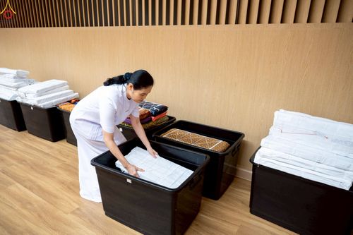 ภาพ No.228462:วันอาทิตย์ที่ 8 มิถุนายน พ.ศ. 2568 พิธีถวายทุนสนับสนุนพระไตรปิฎกฉบับธรรมชัย และอนุรักษ์คัมภีร์โบราณ ณ ห้องแก้วสารพัดนึก 2 วัดพระธรรมกาย