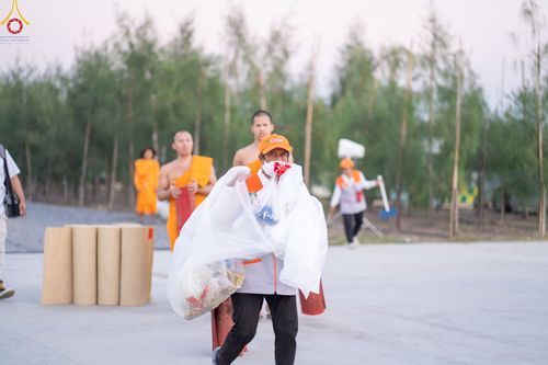 ภาพ No.117888:V.17 สำเร็จๆ การเตรียมงาน เก็บงาน การรับบุญของเจ้าหน้าที่หน่วยงานต่างๆ เพื่อโครงการธรรมยาตรา กตัญญูบูชามหาปูชนียาจารย์ พระมงคลเทพมุนี (สด จนฺทสโร) พระผู้ปราบมาร อนุสรณ์สถาน 7 แห่ง ปีที่ 12 ระหว่างวันที่ 2 - 31 มกราคม พ.ศ.2567