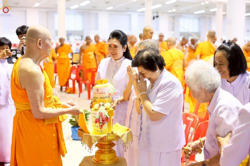 ภาพ No.243747:วันอาทิตย์ที่ 7 กันยายน พ.ศ. 2568 พิธีบูชาครูผู้ค้นพบวิชชาธรรมกาย , พิธีบูชาข้าวพระ ณ สภาธรรมกายสากล วัดพระธรรมกาย