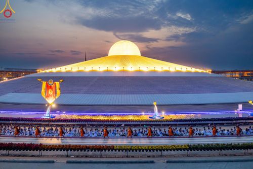ภาพ No.120456:พิธีต้อนรับพระธรรมยาตรา ในโครงการธรรมยาตรา กตัญญูบูชา มหาปูชนียาจารย์ พระมงคลเทพมุนี(สด จนฺทสโร) พระผู้ปราบมาร อนุสรณ์สถาน 7 แห่ง ปีที่ 12 วันที่ 28 มกราคม พ.ศ. 2567 ณ วัดพระธรรมกาย จ.ปทุมธานี (ชุดที่ 2)