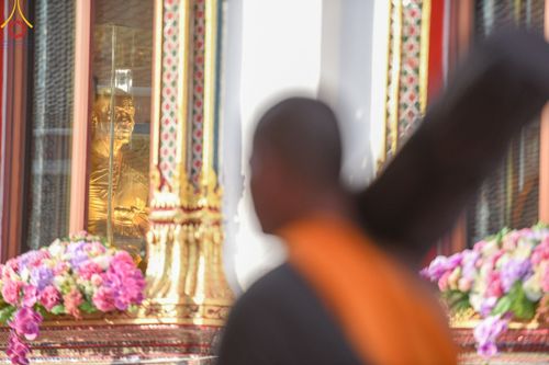 ภาพ No.193401:พิธีต้อนรับพระธรรมยาตรา ณ อนุสรณ์สถาน สถานที่เกิดในเพศสมณะ วัดสองพี่น้อง อำเภอสองพี่น้อง จังหวัดสุพรรณบุรี ในโครงการธรรมยาตรา กตัญญูบูชา มหาปูชนียาจารย์ พระมงคลเทพมุนี(สด จนฺทสโร) พระผู้ปราบมาร อนุสรณ์สถาน 7 แห่ง ปีที่ 13 วันที่ 11 มกราคม พ.ศ. 2568