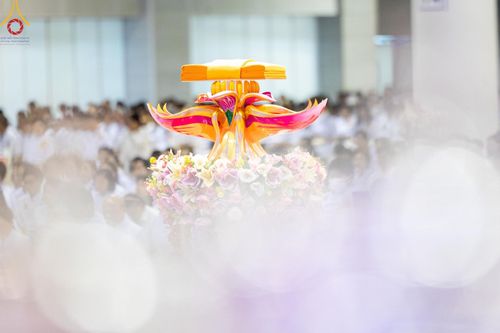 ภาพ No.167635:พิธีตักบาตรและพิธีบูชาข้าวพระ ในวันอาทิตย์ที่ 3 พฤศจิกายน พ.ศ. 2567 ณ วัดพระธรรมกาย