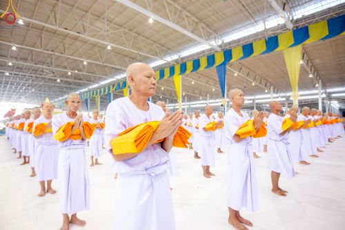 ภาพ No.180682:พิธีบรรพชาอุปสมบท โครงการอุปสมบทบูชาธรรมมหาปูชนียาจารย์ ประจำปีพุทธศักราช 2567 วันเสาร์ที่ 7 ธันวาคมพ.ศ. 2567 ณ วัดพระธรรมกาย จ.ปทุมธานี