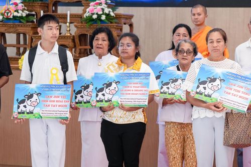 ภาพ No.148729:พิธีบุพเปตพลี, พิธีทอดผ้าป่า, พิธีไถ่ชีวิตโค 80 ตัว ให้ชีวิตสัตว์เป็นทาน ณ ศูนย์ปฎิบัติธรรมภาคใต้ อ.บางกล่ำ จ.สงขลา วันเสาร์ที่ 10 สิงหาคม พ.ศ. 2567