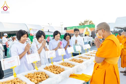 ภาพ No.289944:วันที่ 8 มกราคม พ.ศ. 2569 พิธีถวายภัตตาหารเป็นสังฆทาน แด่พระธรรมยาตรา ณ อนุสรณ์สถานคลองบางนางแท่น อ.สามพราน จ.นครปฐม ในโครงการธรรมยาตรา กตัญญูบูชา มหาปูชนียาจารย์ พระมงคลเทพมุนี(สด จนฺทสโร) พระผู้ปราบมาร อนุสรณ์สถาน 7 แห่ง ปีที่ 14