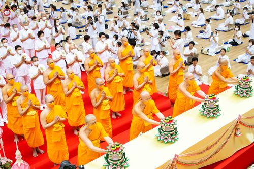 ภาพ No.84696:พิธีบรรจุพระบรมสารีริกธาตุภายในเกตุดอกบัวตูม องค์พระประธาน ณ ห้องแก้วสารพัดนึก 2 วัดพระธรรมกาย ในวันอาสาฬหบูชา อังคารที่ 1 สิงหาคม พ.ศ.2566