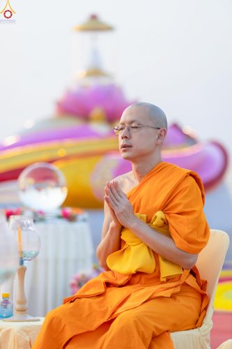 ภาพ No.307712:วันที่ 31 มกราคม พ.ศ. 2569 พิธีจุดประทีปธรรมถวายเป็นพุทธบูชา  และบูชาธรรมมหาปูชนียาจารย์ (ภาพชุดที่ 2) ณ วัดพระธรรมกาย ปทุมธานี ในโครงการธรรมยาตรา กตัญญูบูชา มหาปูชนียาจารย์ พระมงคลเทพมุนี(สด จนฺทสโร) พระผู้ปราบมาร อนุสรณ์สถาน 7 แห่ง ปีที่ 14