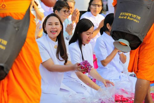 ภาพ No.305988:วันที่ 25 มกราคม พ.ศ. 2569 พิธีต้อนรับพระธรรมยาตรา วัดพระธรรมกาย(ภาพชุดที่ 4) ในโครงการธรรมยาตรา กตัญญูบูชา มหาปูชนียาจารย์ พระมงคลเทพมุนี(สด จนฺทสโร) พระผู้ปราบมาร อนุสรณ์สถาน 7 แห่ง ปีที่ 14