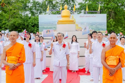 ภาพ No.246909:วันอาทิตย์ที่ 14 กันยายน พ.ศ. 2568 พิธีทอดผ้าป่า ซื้อดิน ปรับพื้นที่ลานธรรม  และพิธีกลั่นแผ่นดิน โปรยทราย สถาปนาองค์พระเจดีย์ เพื่อสร้างสันติภาพโลก  ณ ศูนย์ปฏิบัติธรรมสระบุรี อ.พระพุทธบาท จ.สระบุรี