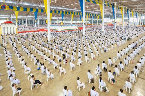 ภาพ No.86894:พิธีตักบาตร , พิธีบูชาข้าวพระ , พิธีจุดเทียนใจ ไฟนิรันดร์ อนันตชัย ในวันอาทิตย์ต้นเดือน 3 กันยายน พ.ศ. 2566 ณ วัดพระธรรมกาย