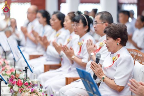ภาพ No.202201:พิธีเจริญพระพุทธมนต์ ปฏิบัติธรรม มอบทุนการศึกษา ถวายสังฆทาน 108 วัด เพื่อถวายเป็นพุทธบูชา และขับเคลื่อนโครงการหมู่บ้านรักษาศีล 5 โดยคณะสงฆ์จังหวัดนครปฐม คณะศิษยานุศิษย์วัดพระธรรมกาย โครงการธรรมยาตรา ปีที่ 13 ณ วัดบางปลา อำเภอบางเลน จังหวัดนครปฐม