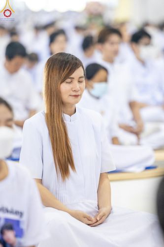 ภาพ No.123074:พิธีตักบาตร และพิธีบูชาข้าวพระ ในวันอาทิตย์ต้นเดือนที่ 4 กุมภาพันธ์ พ.ศ. 2567 ณ วัดพระธรรมกาย จ.ปทุมธานี